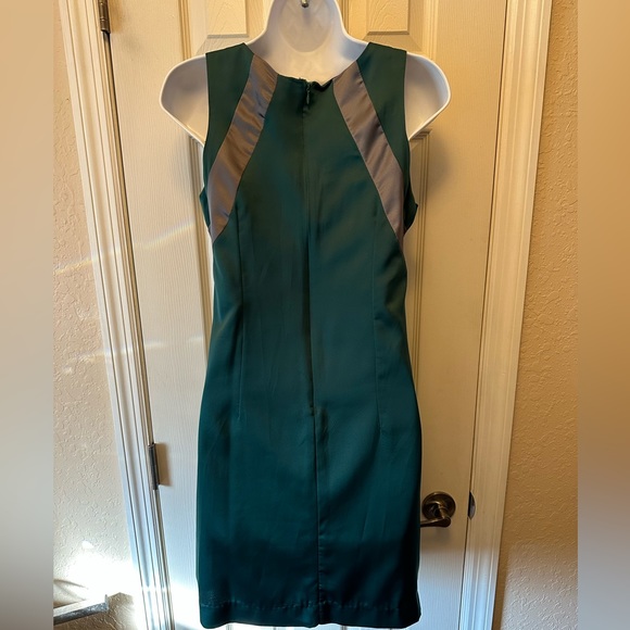 Super cute emerald green dress - Picture 3 of 4